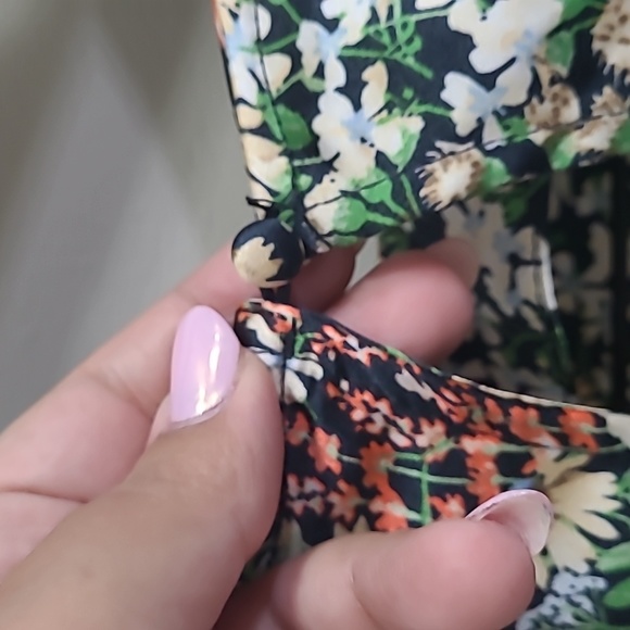 H&M - Satin effect long sleeve top - Picture 3 of 4